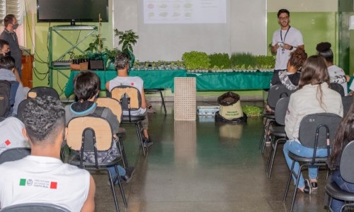 Secretaria de Agricultura de Porto Real realiza palestra do Projeto Agricultor Mirim no CIEP 487